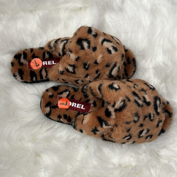 🆕 Sorel Go-Mail Run Slippers Faux Fur Leopard Print Size 7 - Picture 8 of 9